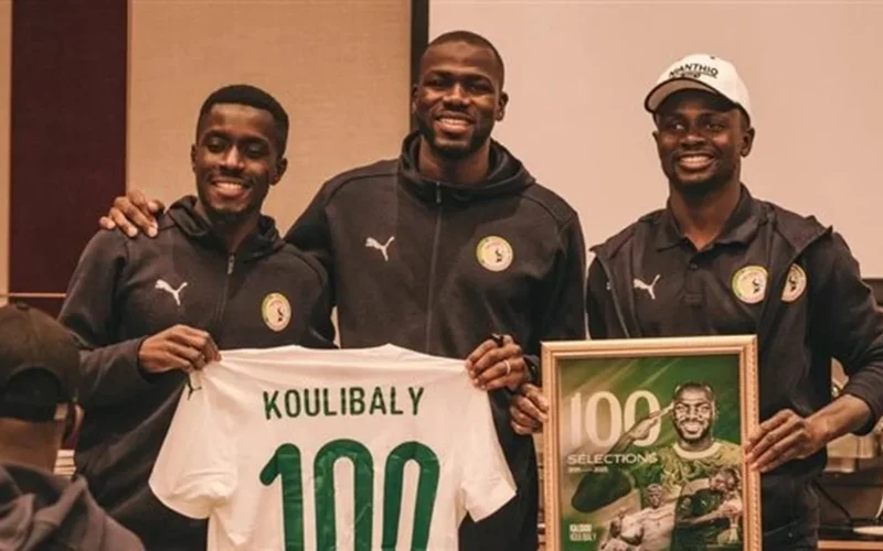 احتفاء خاص لمدافع السنغال بعد مباراته المئة مع الفريق